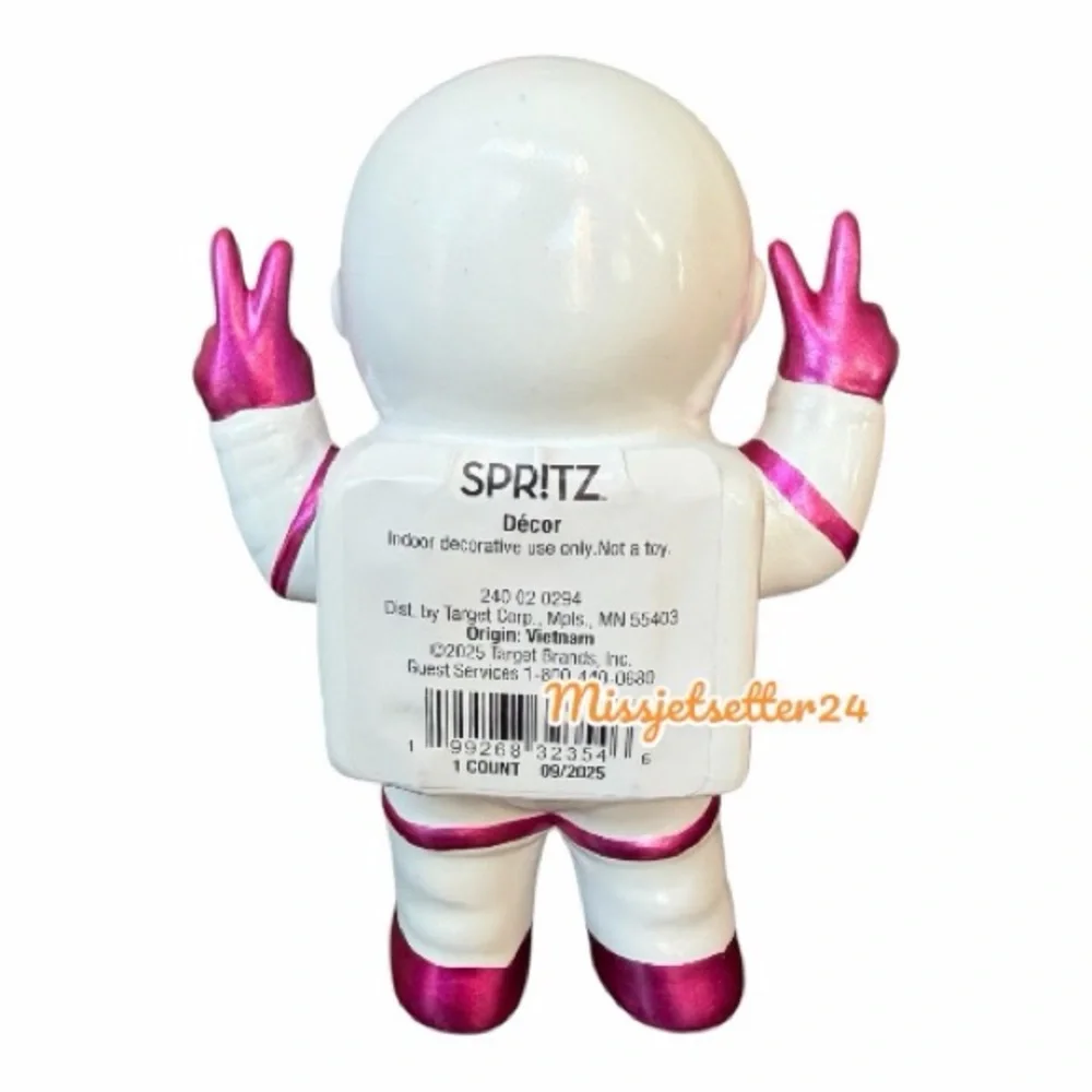NWT Target Spritz Valentines Day Polyresin Astronaut 2026 Pink and White Heart